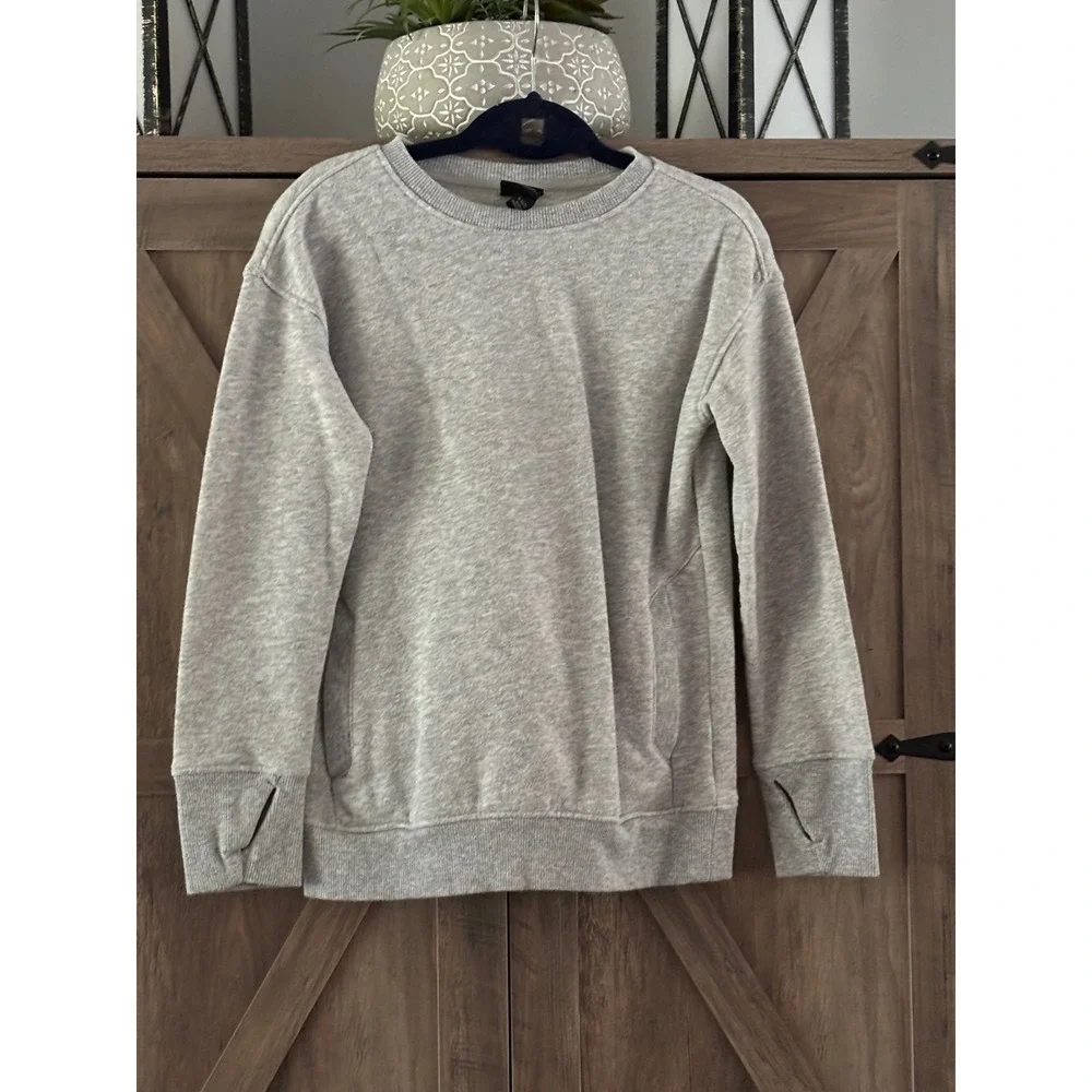 All In Motion Boys Heather Gray Crew Neck Sweatshirt Thumbhole Cuffs Size S 6/7